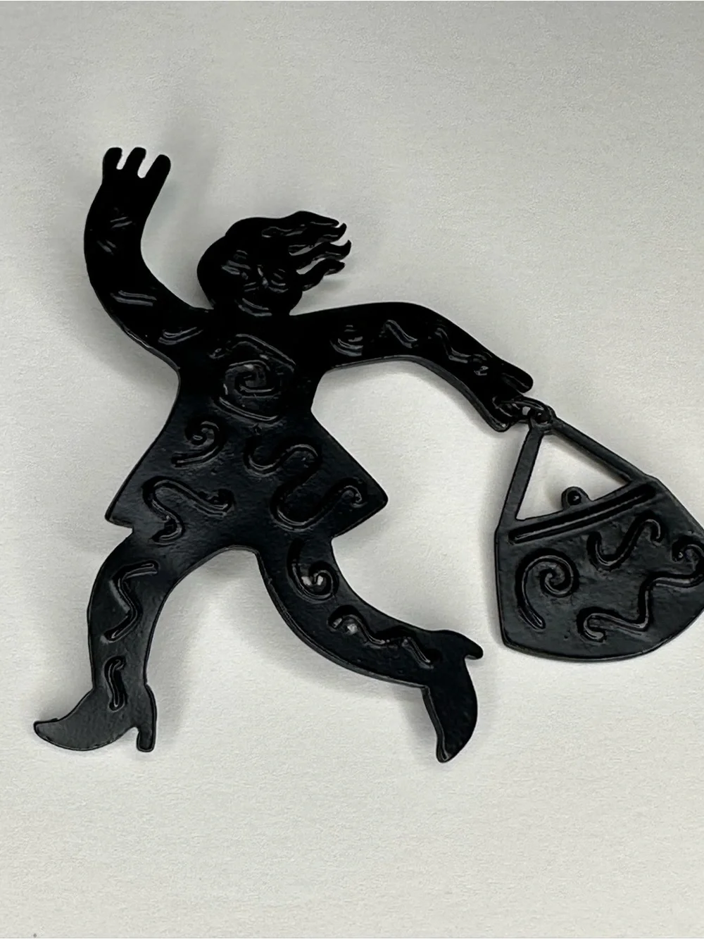 JJ Jonette 1988 Matte Black Woman Running with Purse Brooch Lapel